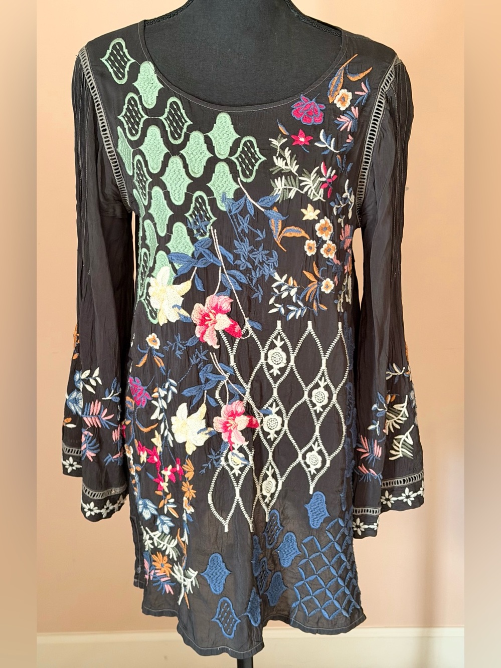 NWOT Johnny Was Esmerelda Floral & Geometric Print Tunic Size small.